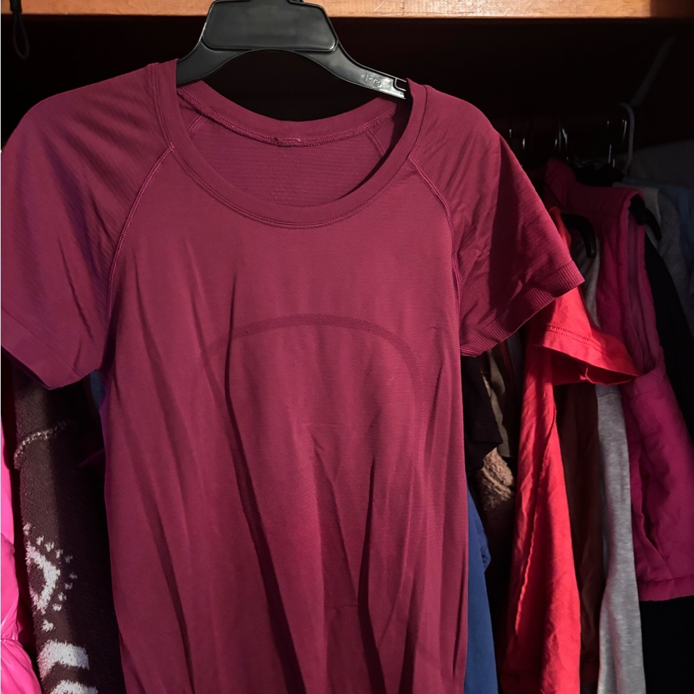 Lululemon Athletica Maroon Short Sleeve Tee